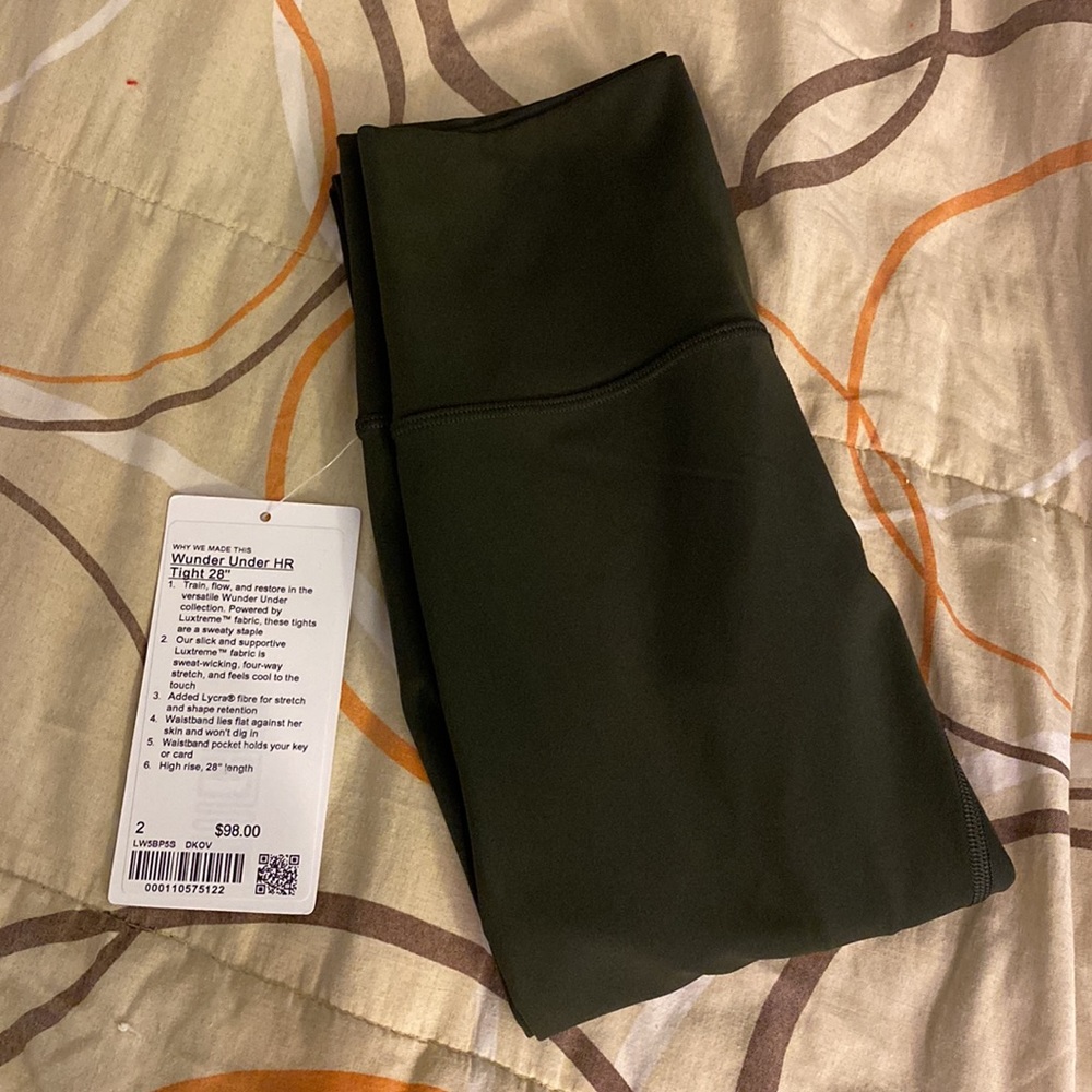 NWT Lululemon leggings Wunder Under HR Tight 28” size 2